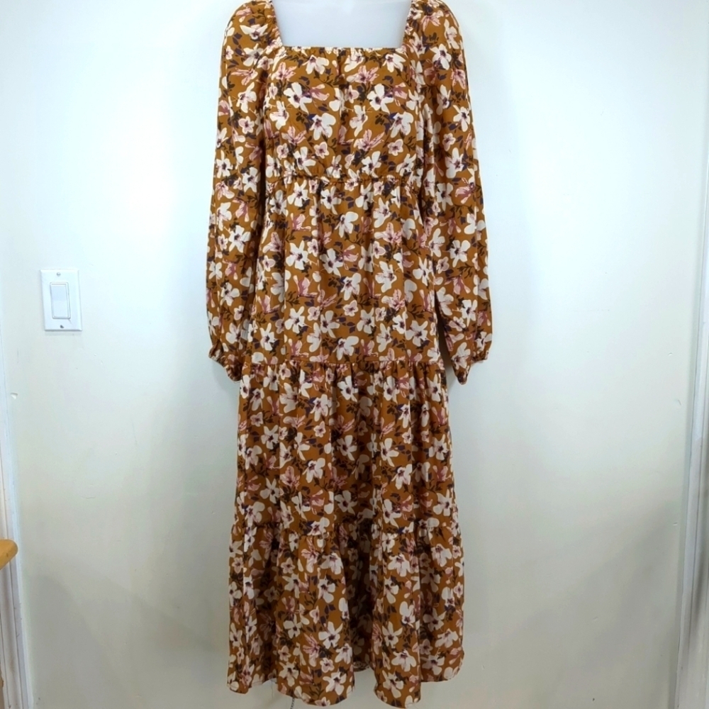 Hayden smocked square neck puff long sleeve floral dress with pockets, size S